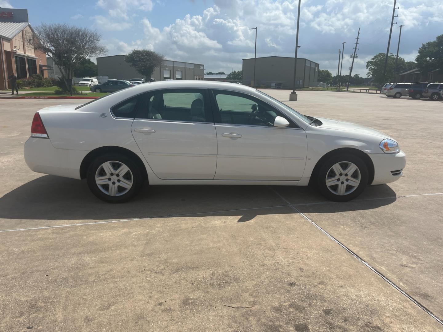 2007 white /gray Chevrolet Impala LS (2G1WB58K179) with an 3.5L V6 OHV 16V FFV engine, 4-Speed Automatic Overdrive transmission, located at 14700 Tomball Parkway 249, Houston, TX, 77086, (281) 444-2200, 29.928619, -95.504074 - Photo#7